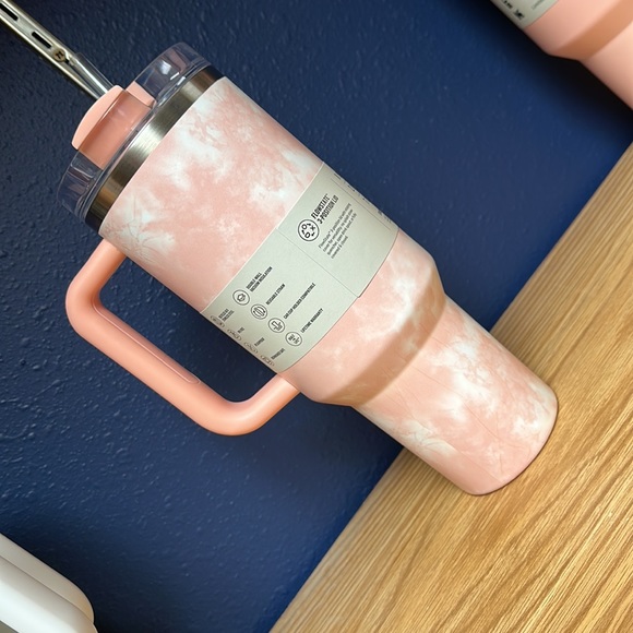 Stanley 40oz Peach Tie Dye Adventure Quencher Tumbler H2.0 - Picture 2 of 4